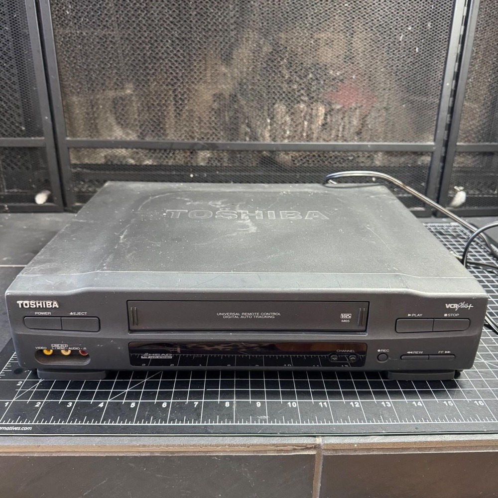 Toshiba M-65 4-Head Hi-Fi Stereo VCR Plus Video Cassette Recorder Black Y2K VTg